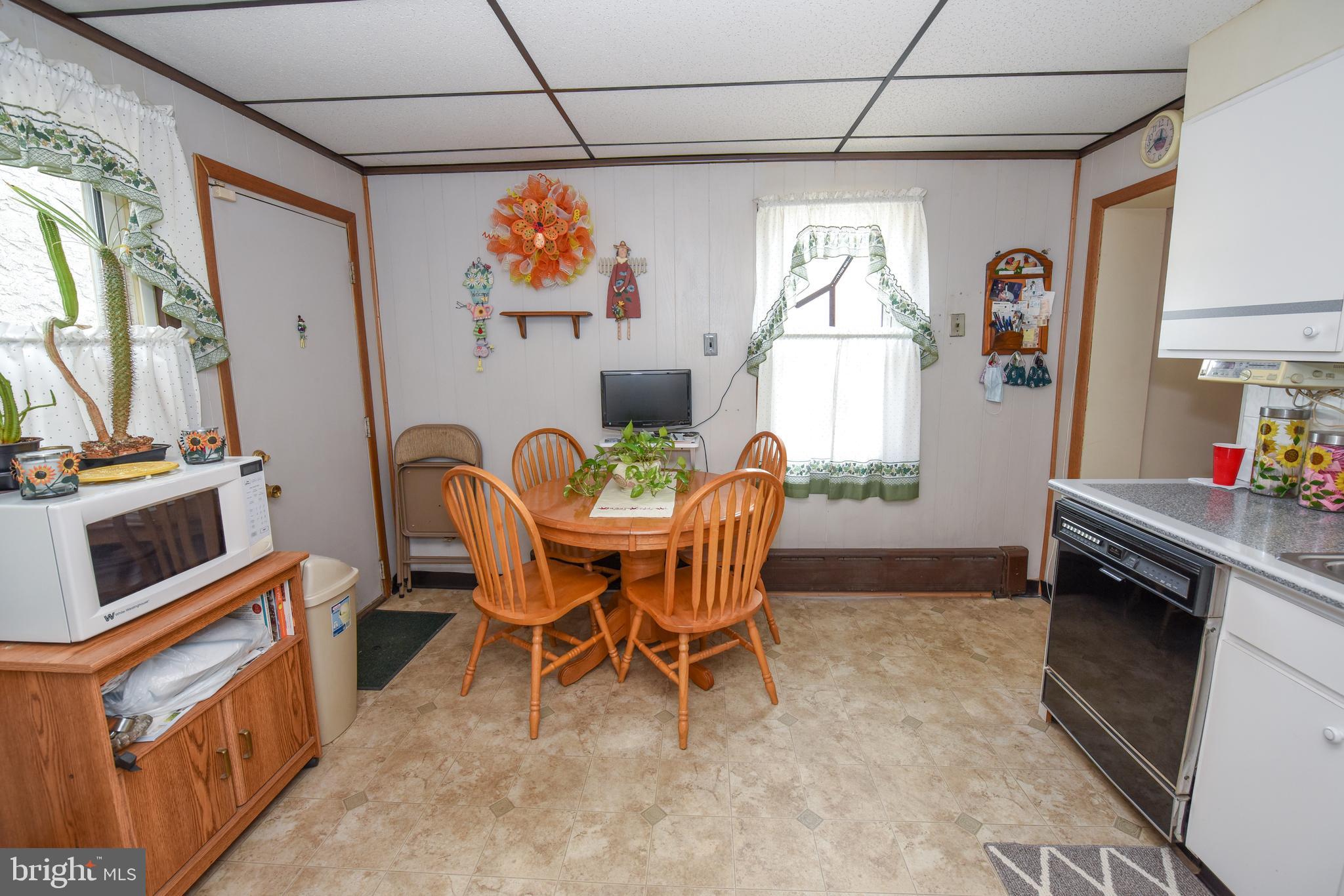 BRIDESBURG - Commercial Sale