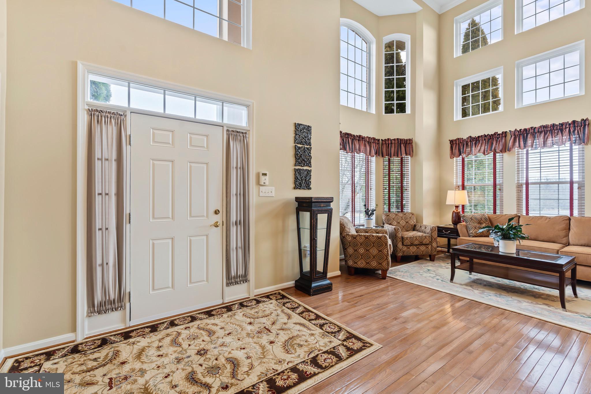 122 EQUESTRIAN CIRCLE