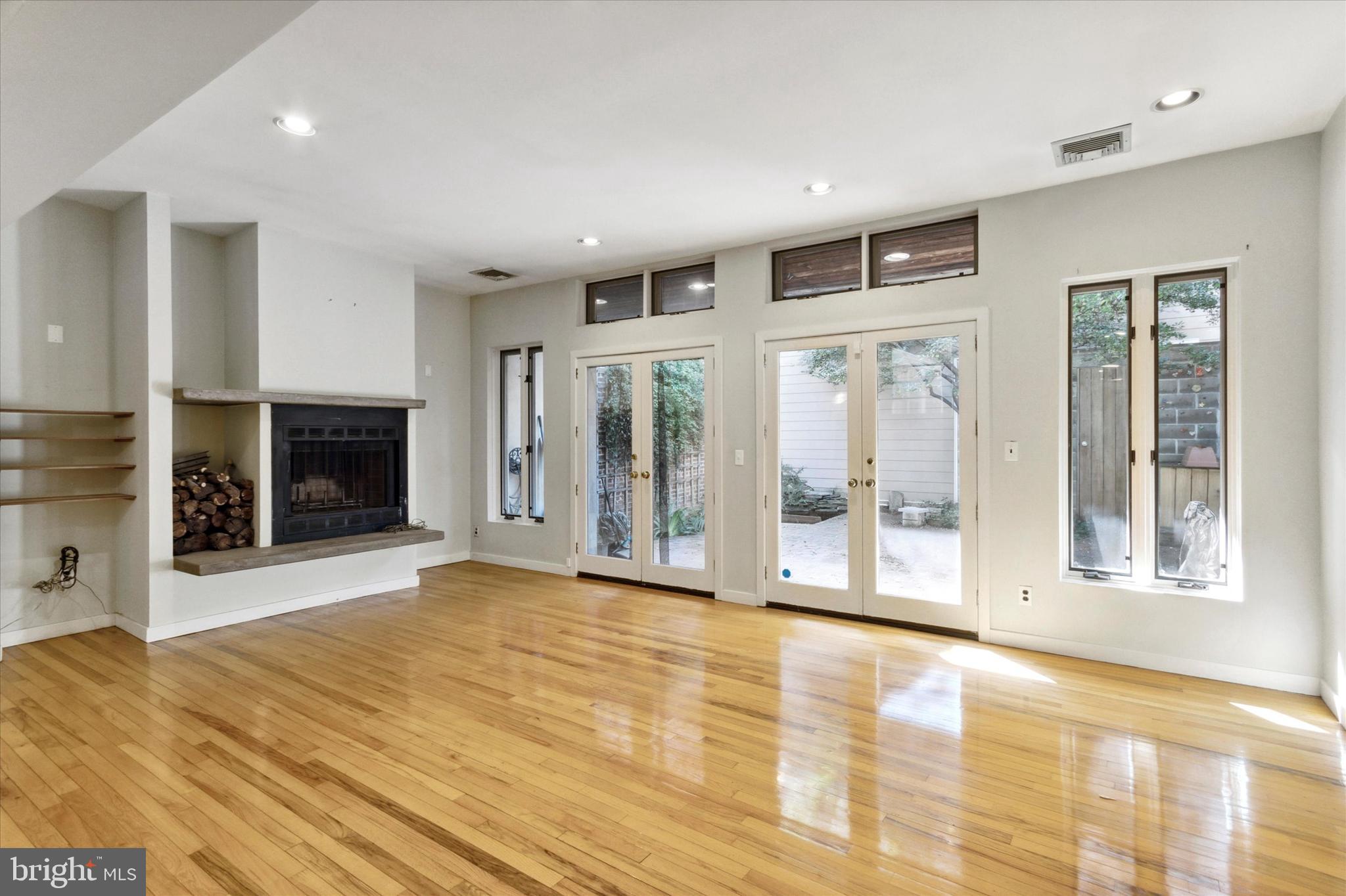 BELLA VISTA - Residential