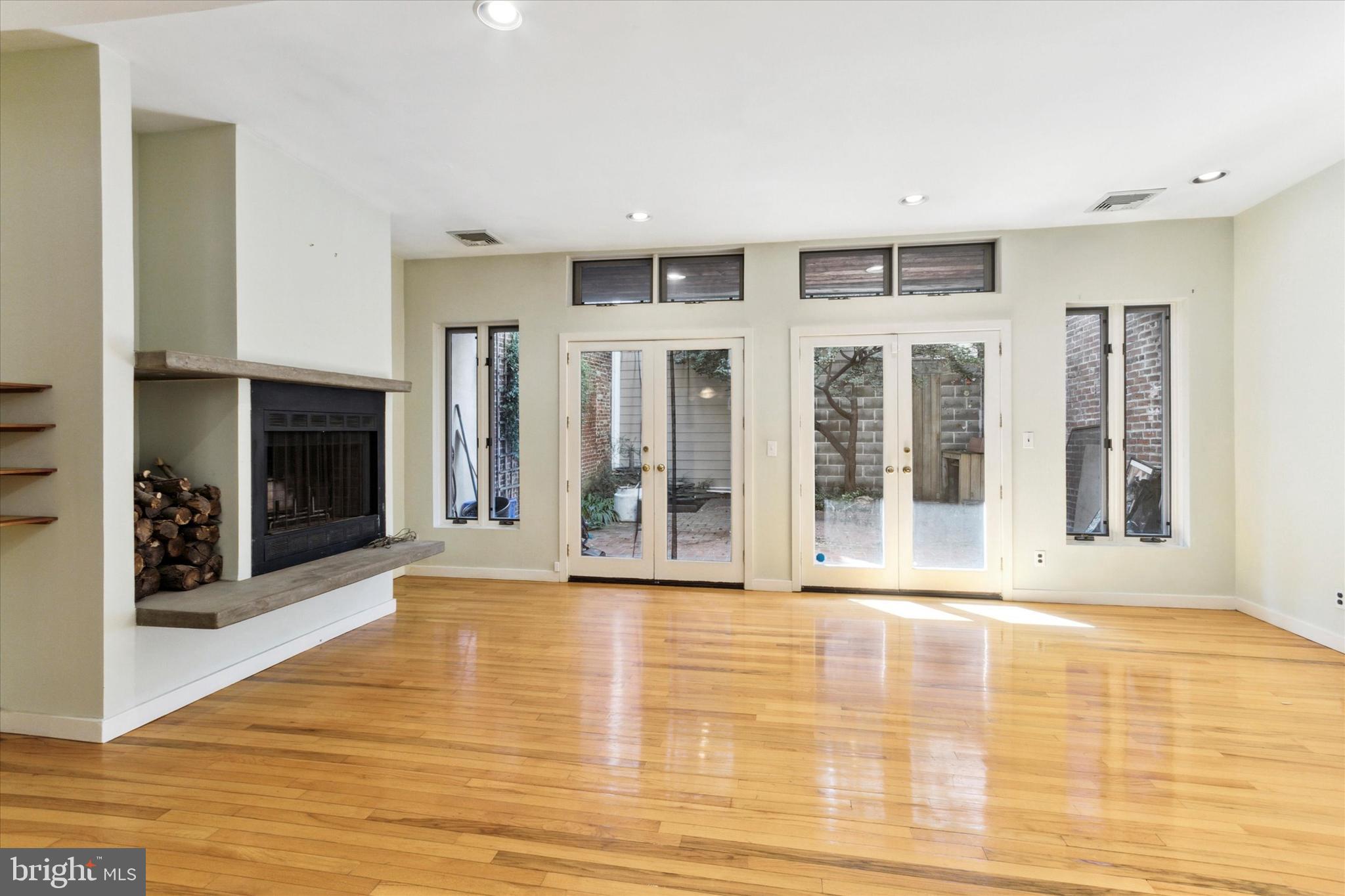 BELLA VISTA - Residential