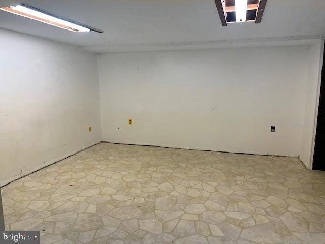 ARBOUR MANOR - Residential Lease