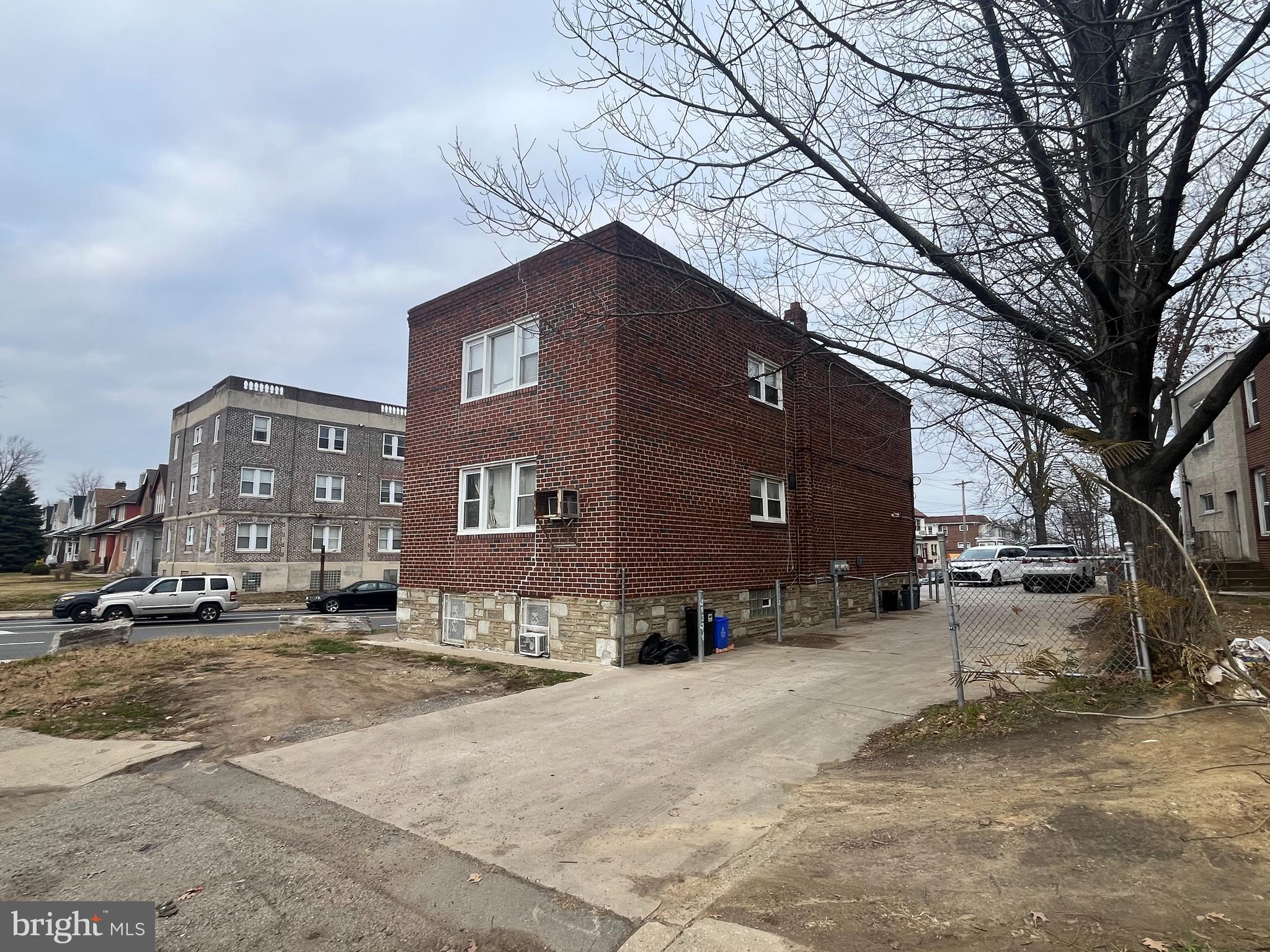 LAWNCREST - Residential Income