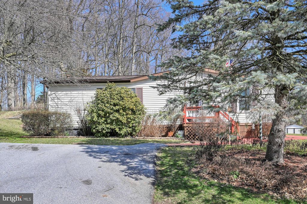 Photo of 7 SUMMER DR, ELIZABETHTOWN, PA 17022 (MLS # PALA2031840)