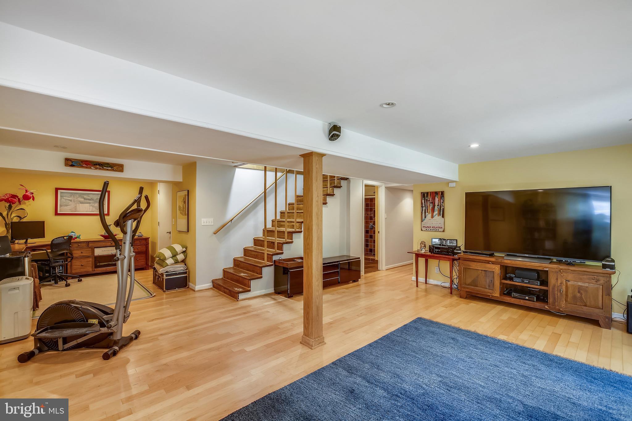 VIENNA WOODS - Residential