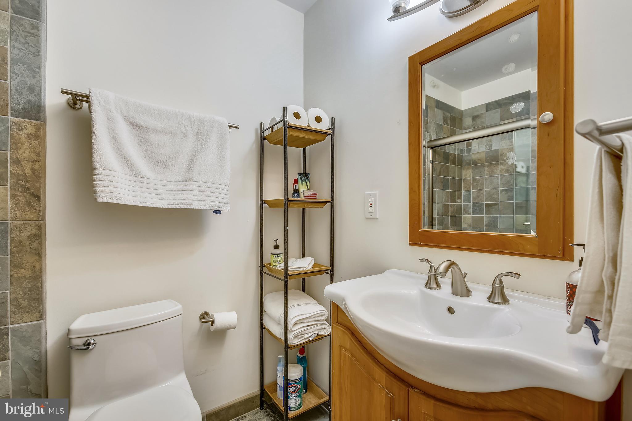 VIENNA WOODS - Residential