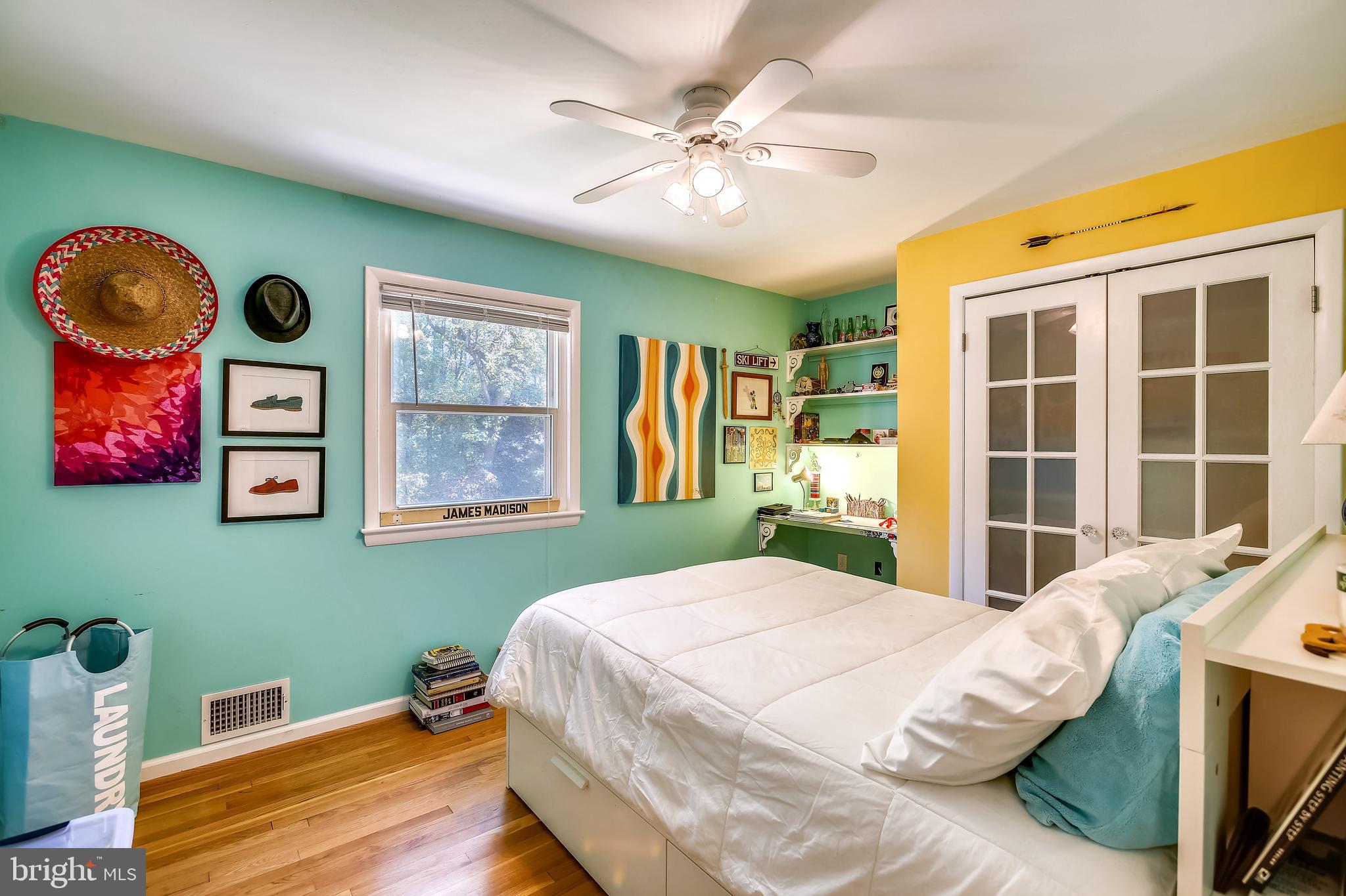 VIENNA WOODS - Residential