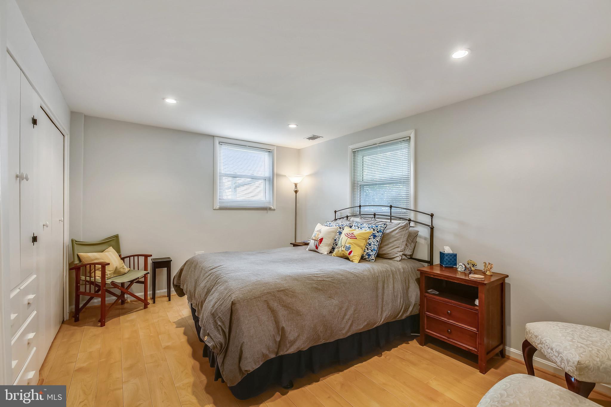 VIENNA WOODS - Residential