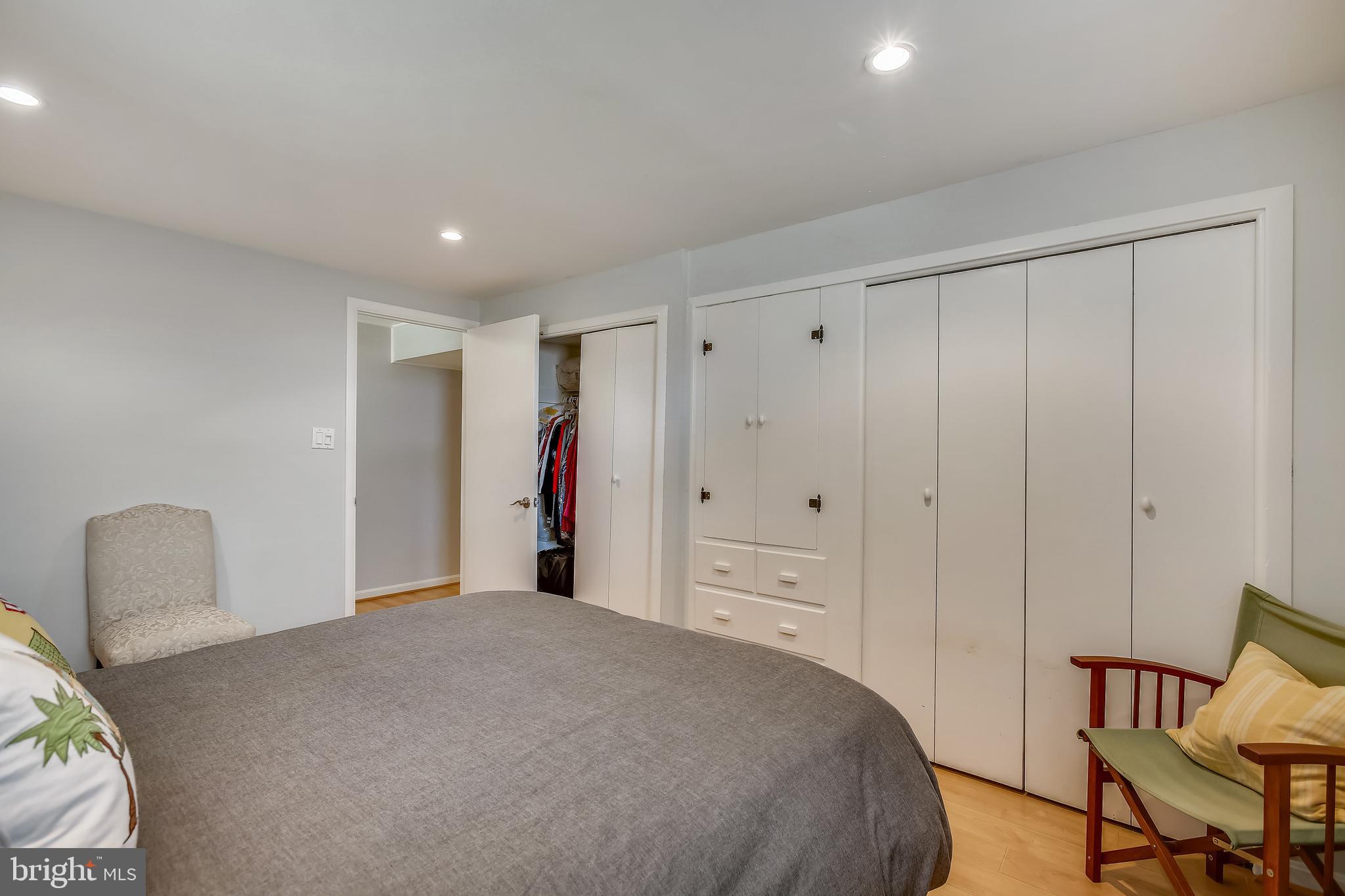 VIENNA WOODS - Residential