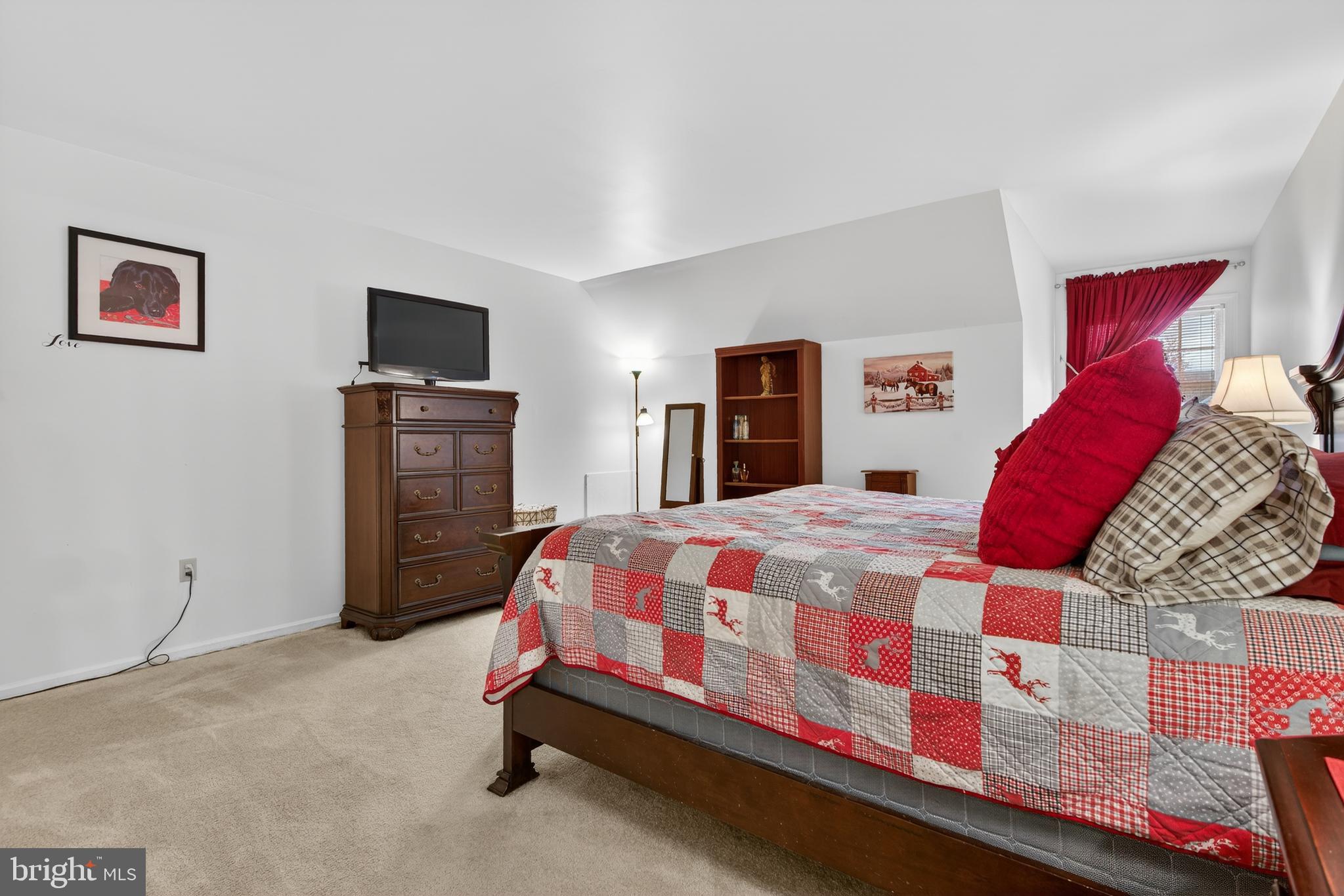 SUMMIT HILLS - Residential