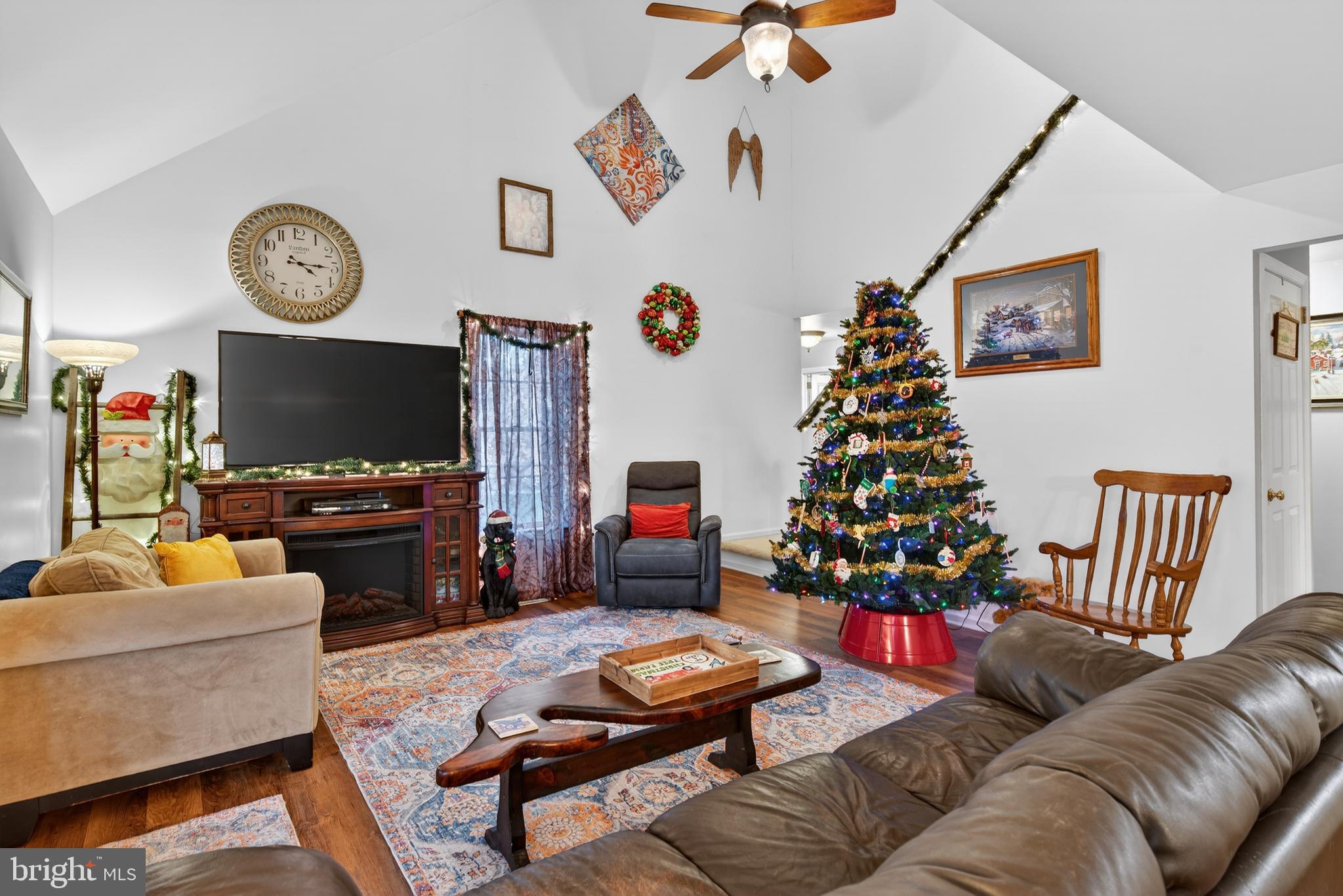 SUMMIT HILLS - Residential