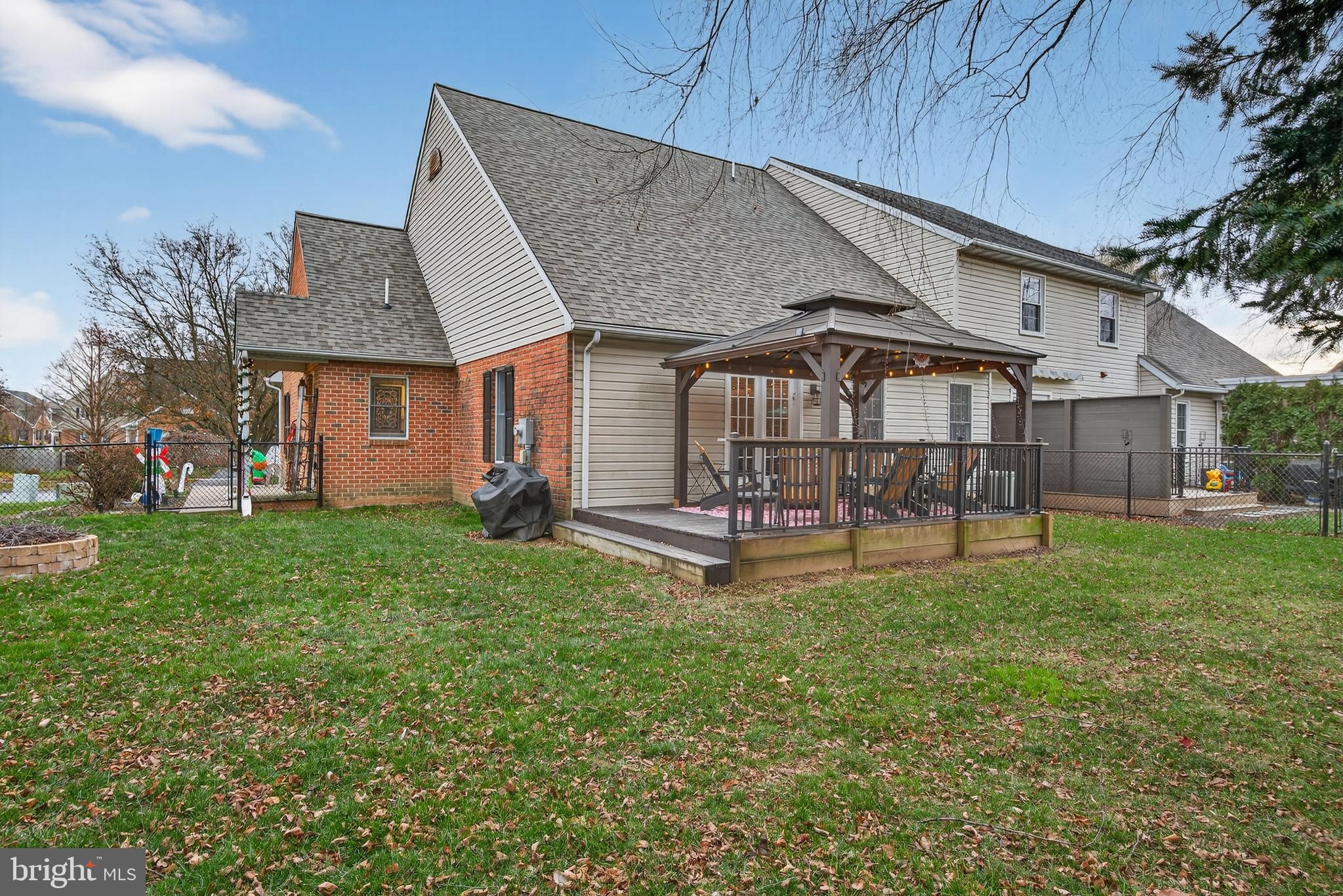 SUMMIT HILLS - Residential