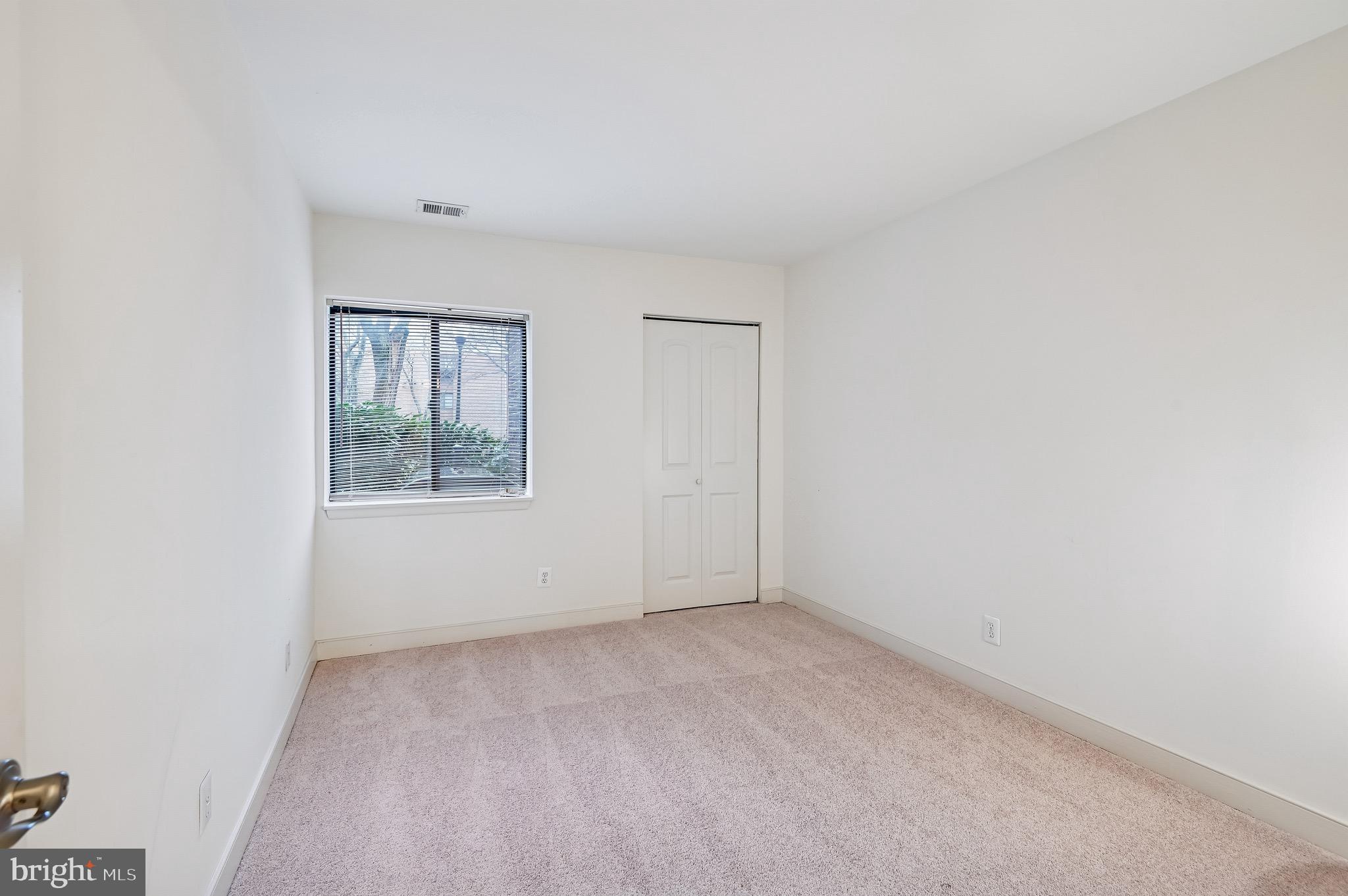 NORTH GREEN CONDOMINIUMS - Residential