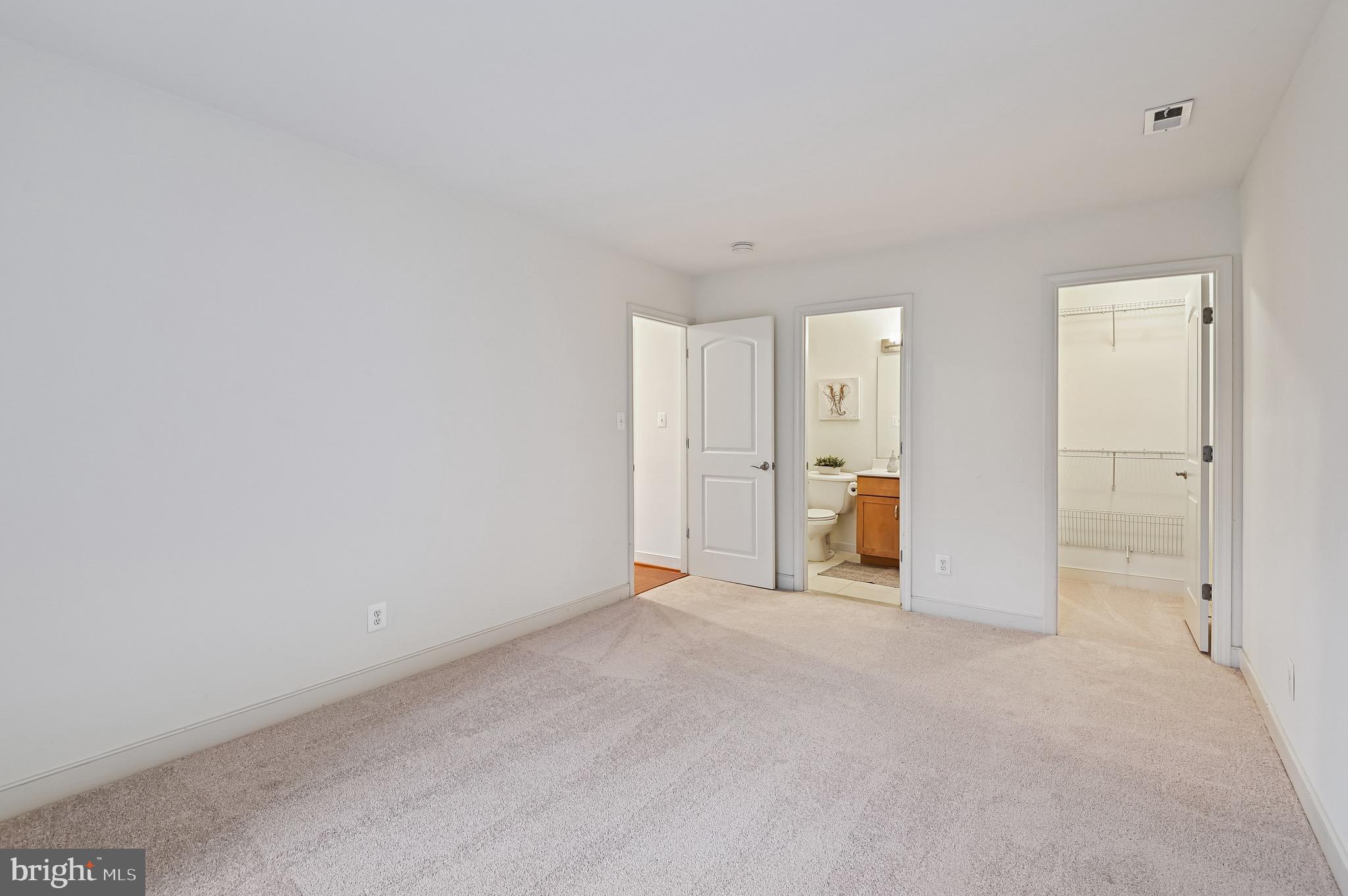 NORTH GREEN CONDOMINIUMS - Residential