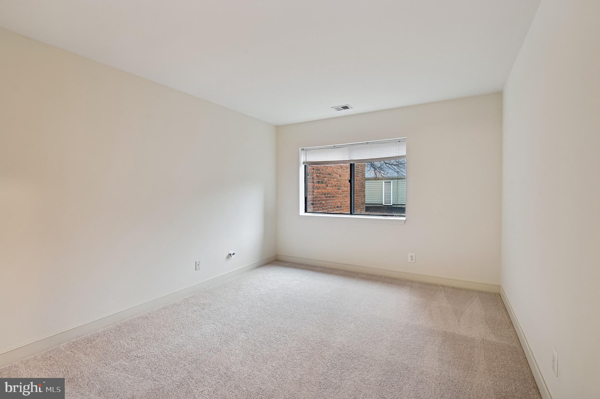 NORTH GREEN CONDOMINIUMS - Residential