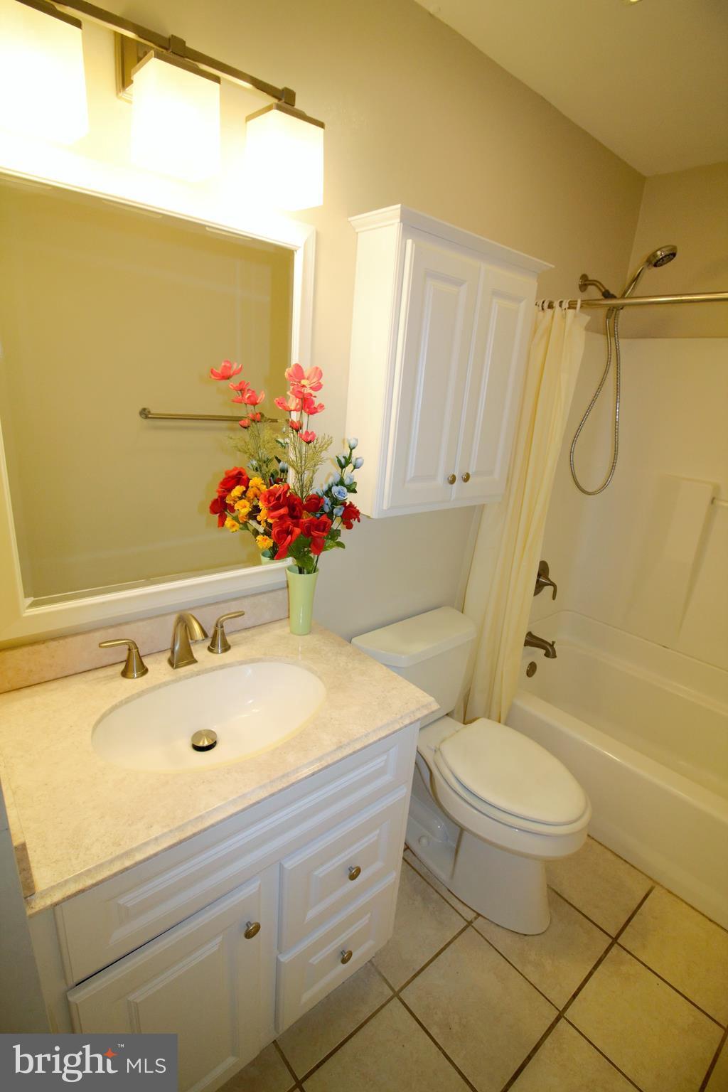 COUNTRY CLUB/LAKE MONTCLAIR - Residential Lease