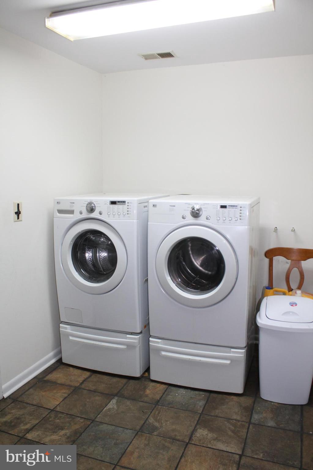 COUNTRY CLUB/LAKE MONTCLAIR - Residential Lease