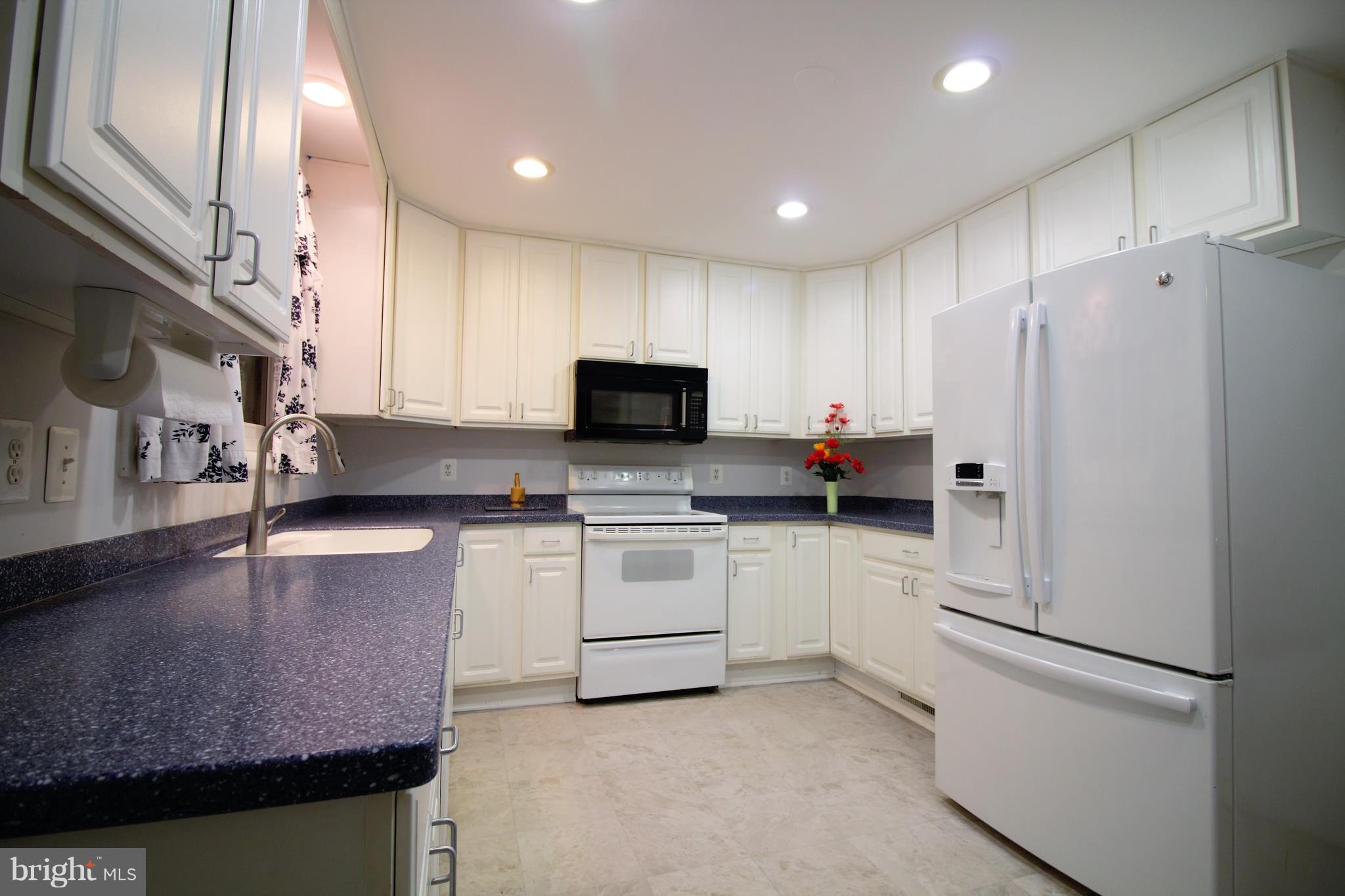 COUNTRY CLUB/LAKE MONTCLAIR - Residential Lease