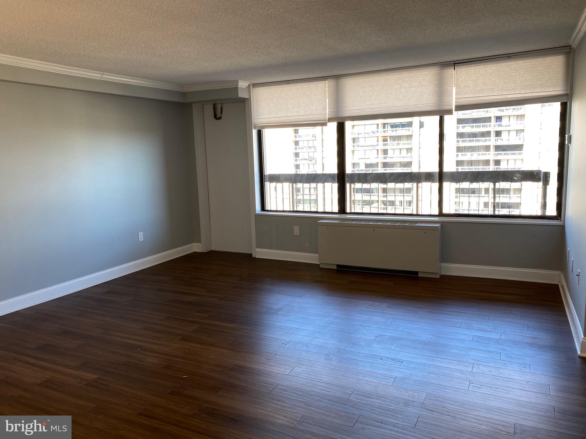 SKYLINE PLAZA - Residential