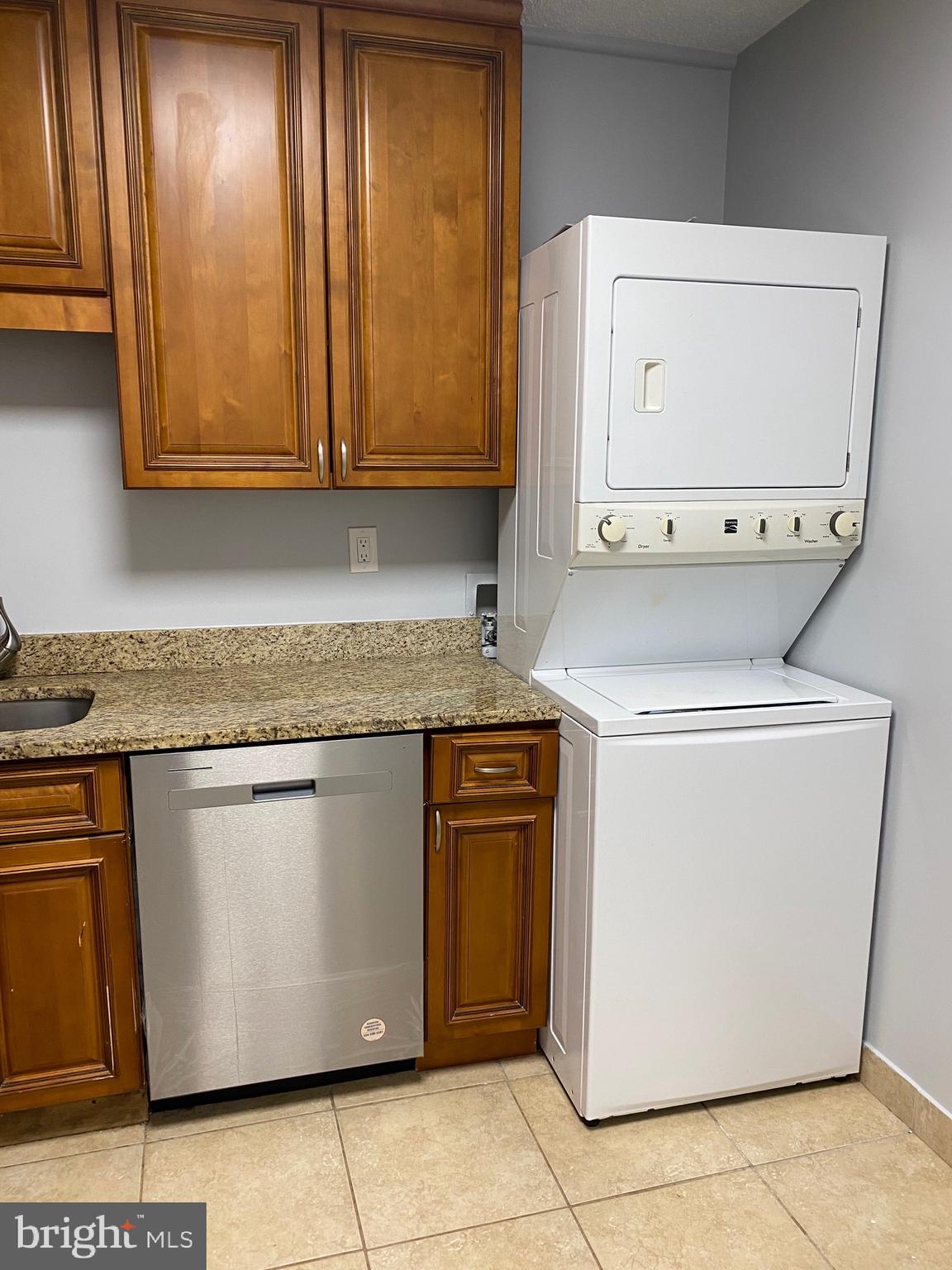 SKYLINE PLAZA - Residential