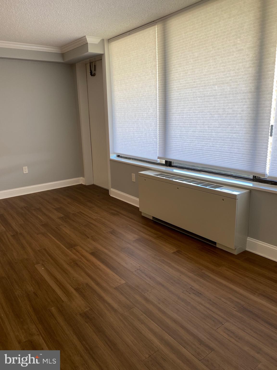 SKYLINE PLAZA - Residential