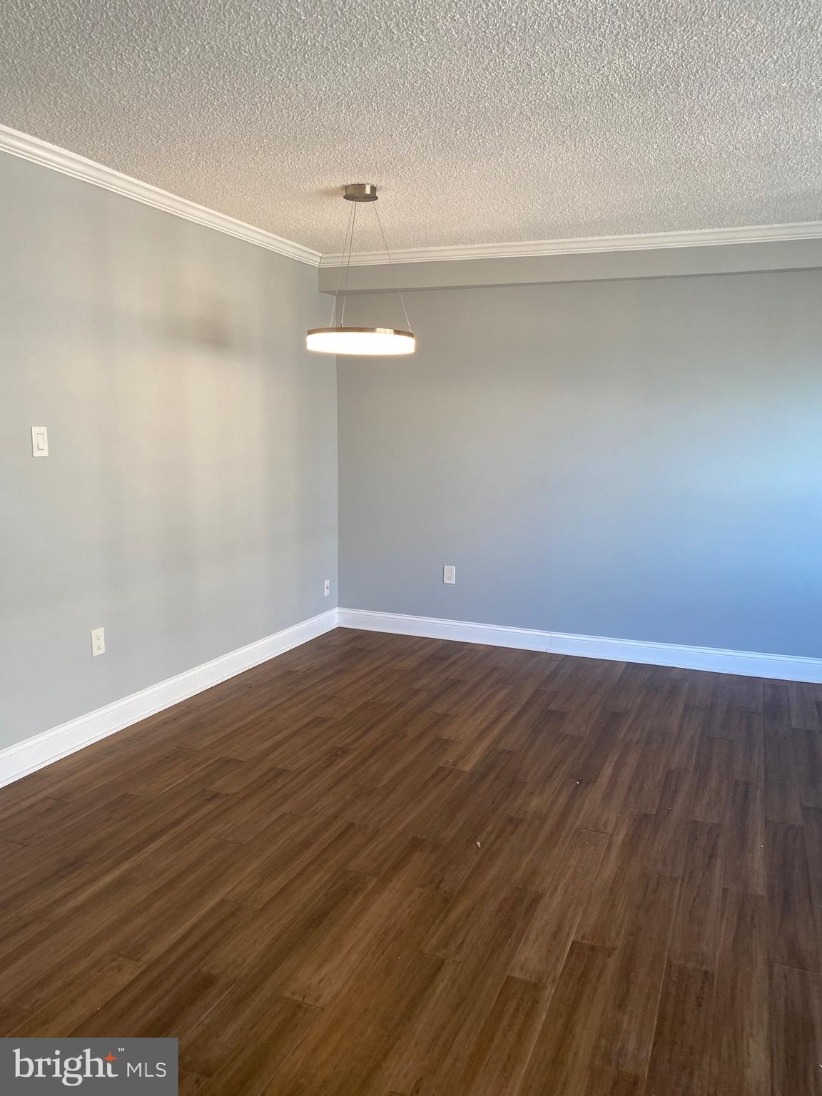 SKYLINE PLAZA - Residential