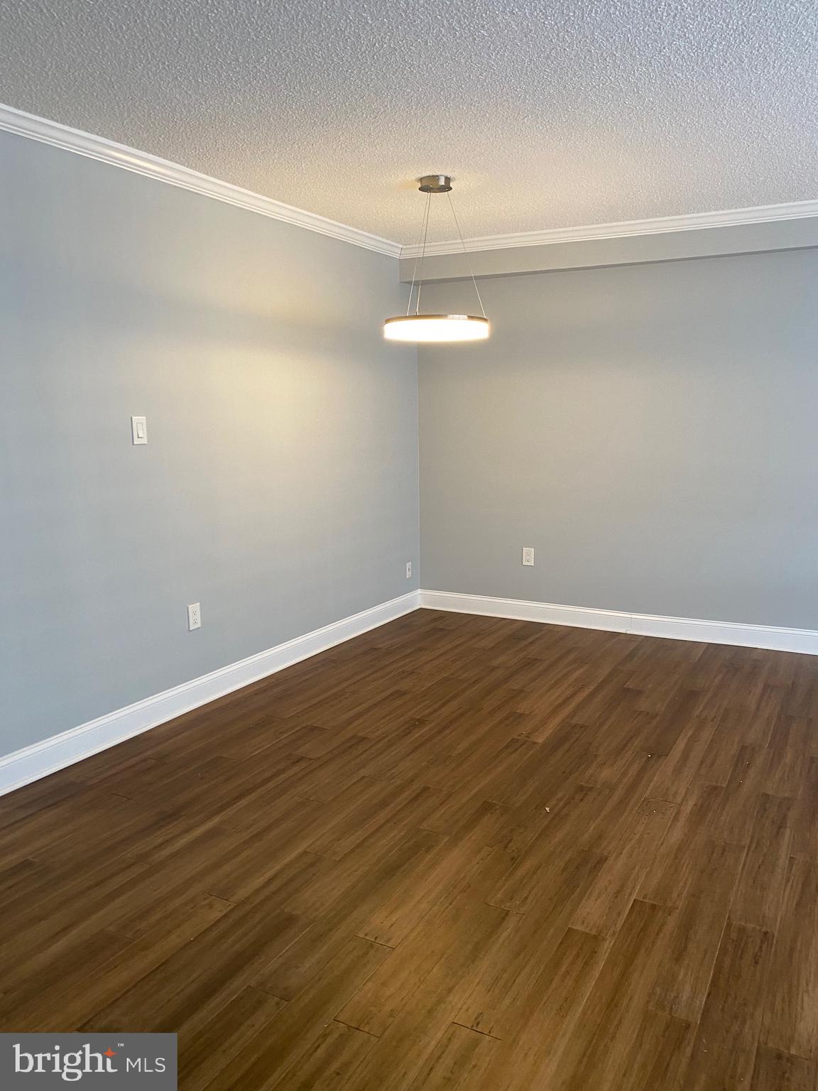 SKYLINE PLAZA - Residential