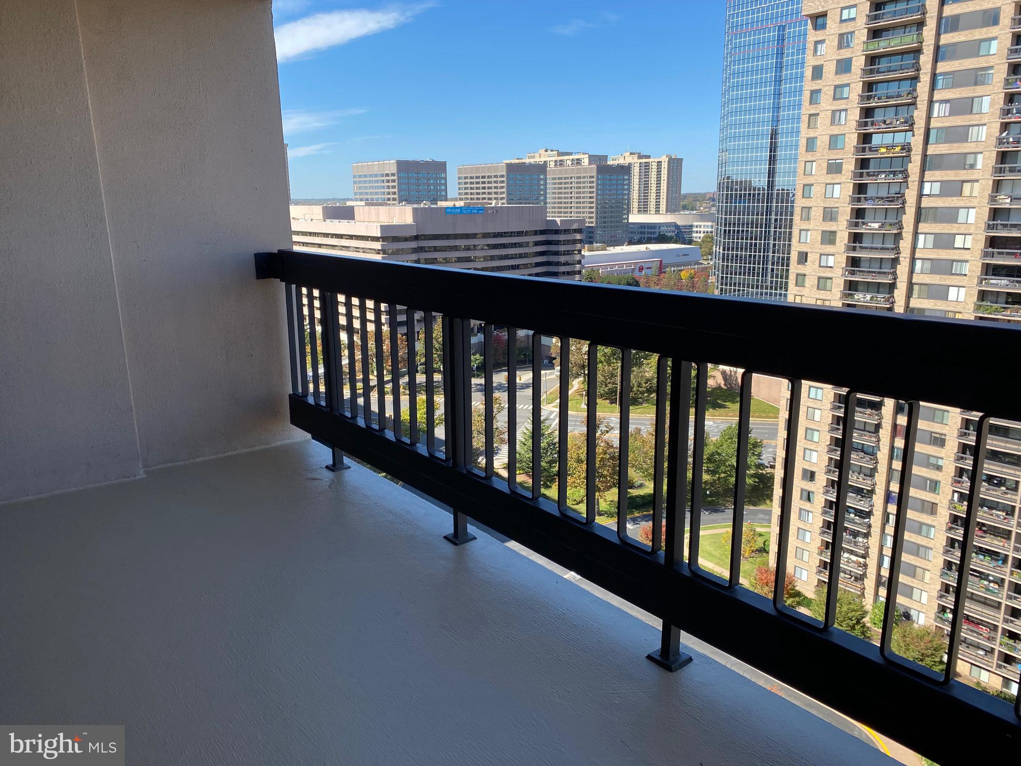 SKYLINE PLAZA - Residential