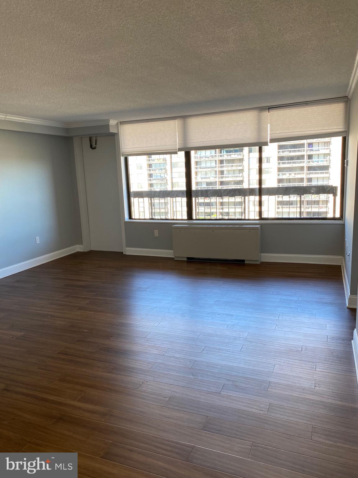 SKYLINE PLAZA - Residential