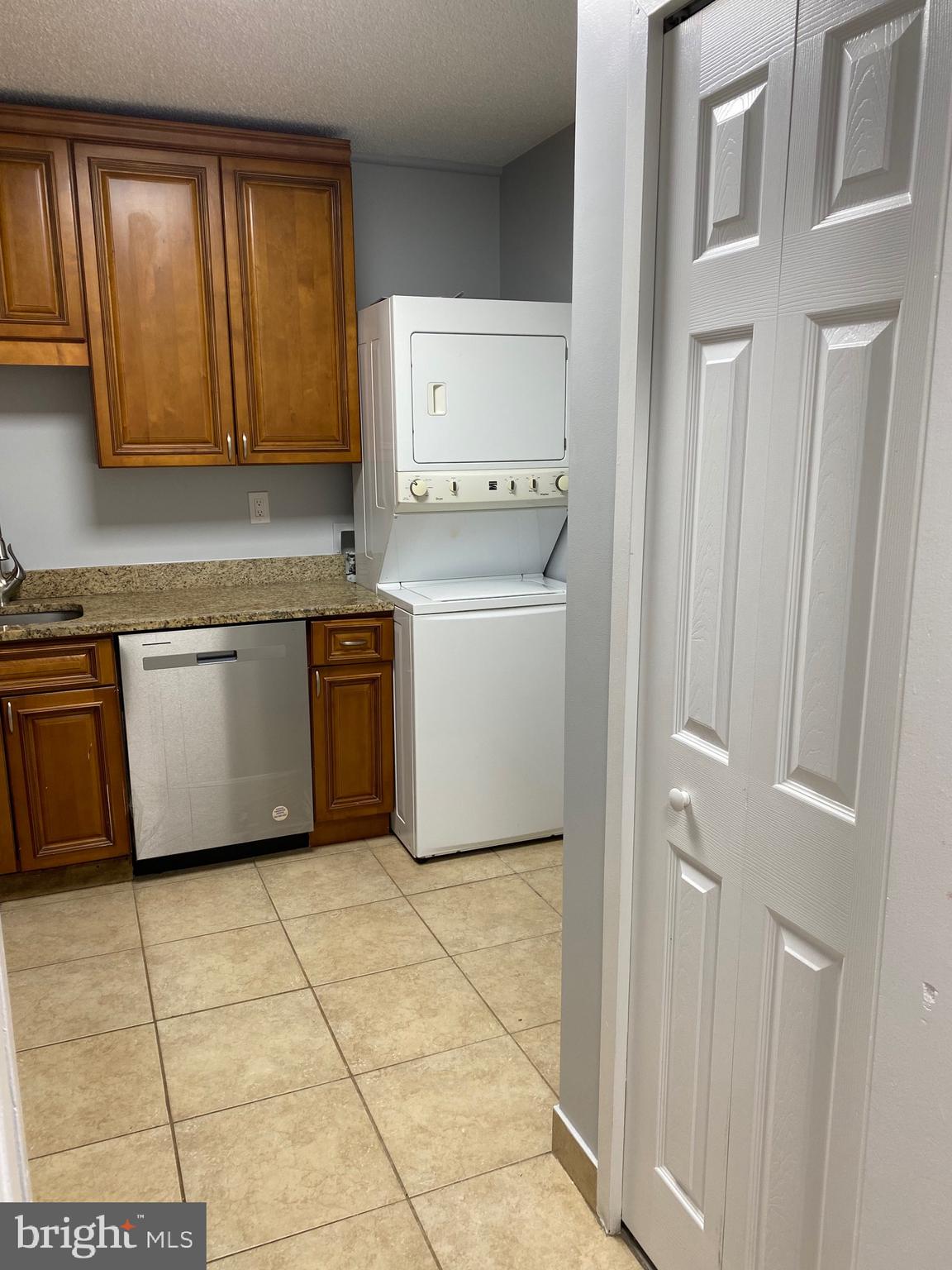 SKYLINE PLAZA - Residential