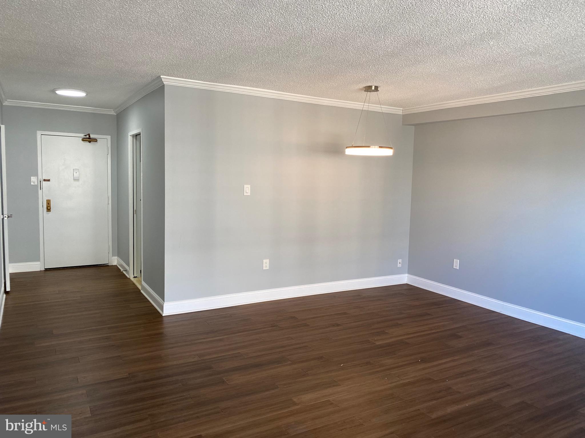 SKYLINE PLAZA - Residential