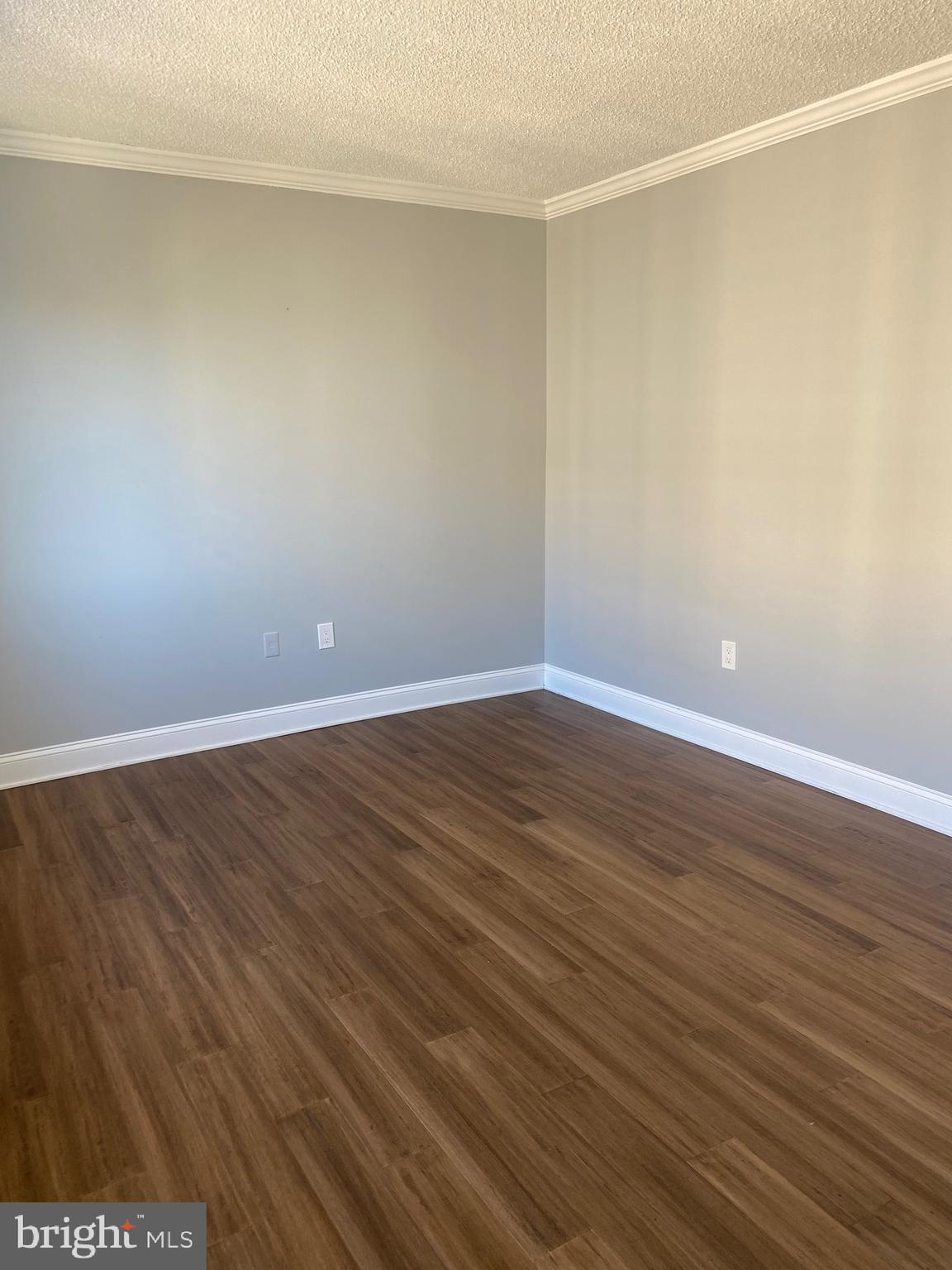 SKYLINE PLAZA - Residential