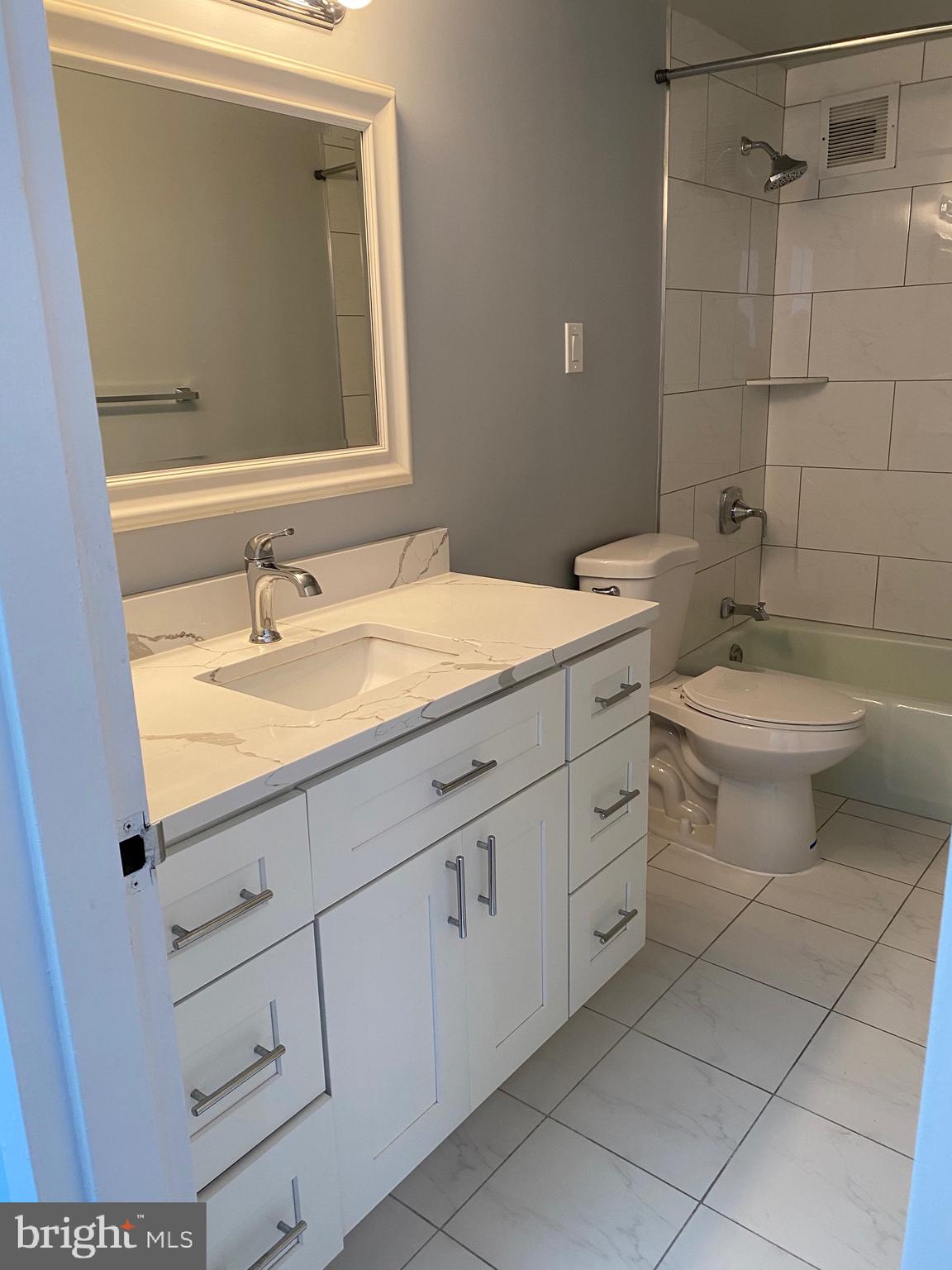 SKYLINE PLAZA - Residential