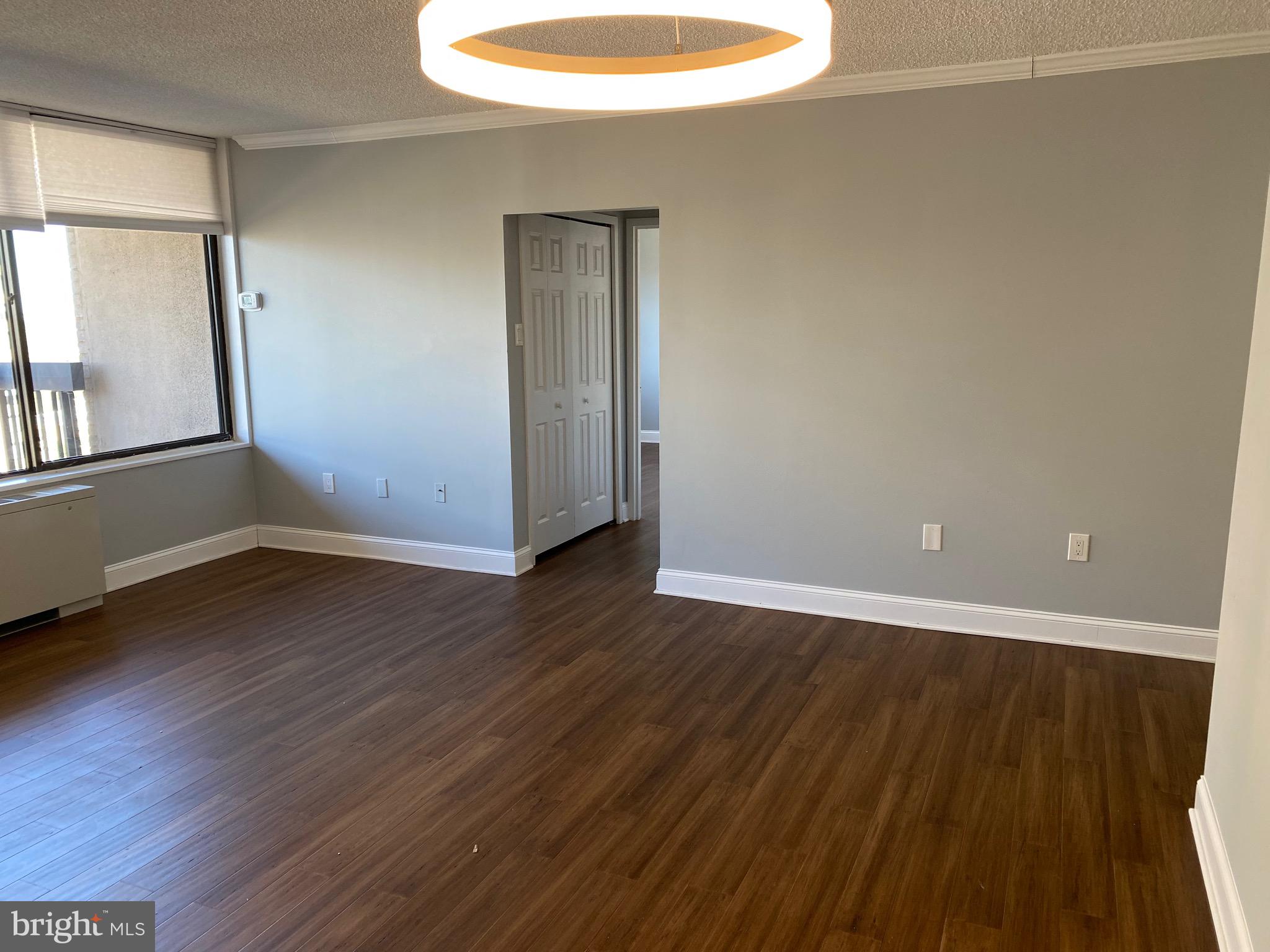 SKYLINE PLAZA - Residential