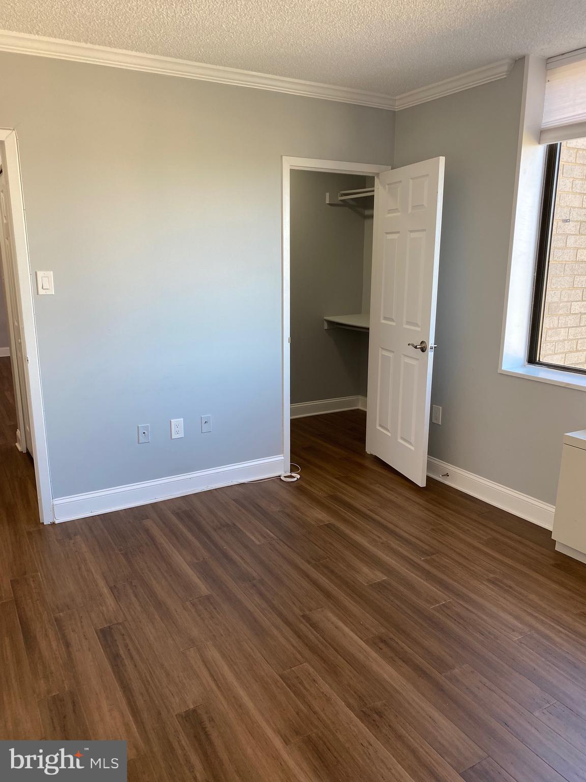 SKYLINE PLAZA - Residential