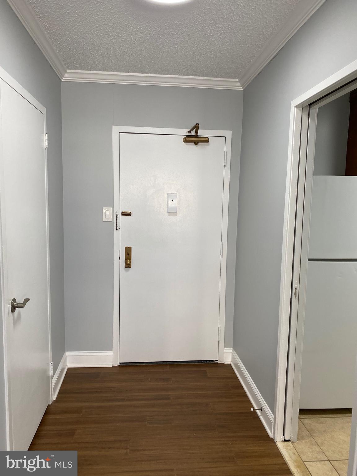 SKYLINE PLAZA - Residential