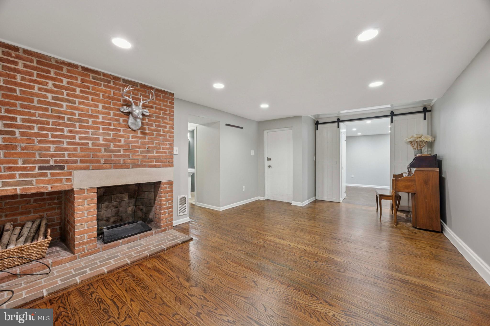 WASHINGTON SQ WEST - Residential