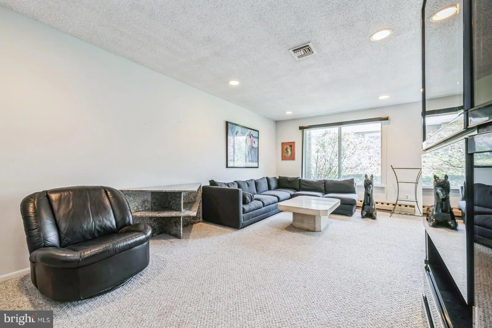 Monroe Township, New Jersey 08831, United States, 2 Bedrooms Bedrooms, ,2 BathroomsBathrooms,Residential,Pending,117282