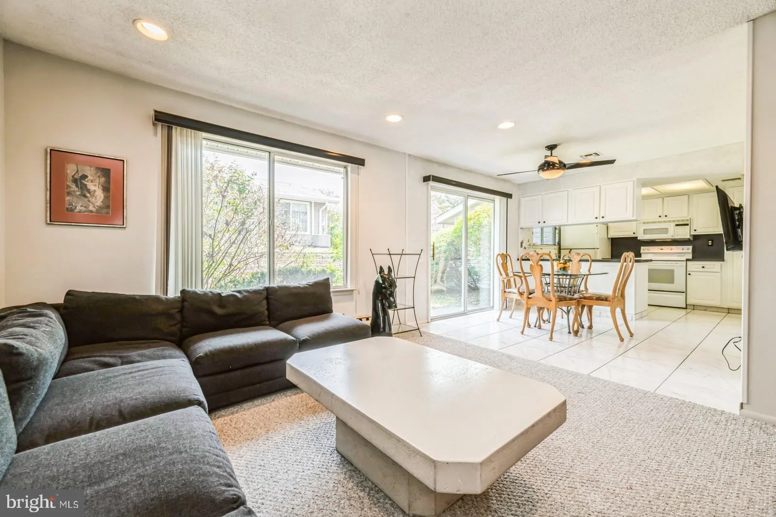 Monroe Township, New Jersey 08831, United States, 2 Bedrooms Bedrooms, ,2 BathroomsBathrooms,Residential,Pending,117282