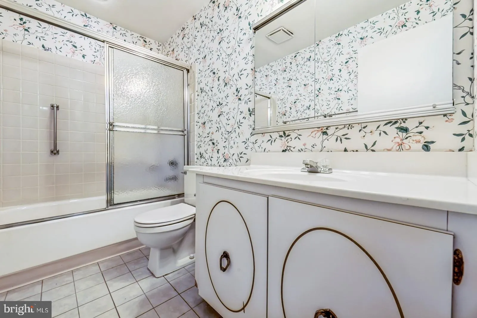 Monroe Township, New Jersey 08831, United States, 2 Bedrooms Bedrooms, ,2 BathroomsBathrooms,Residential,Pending,117282