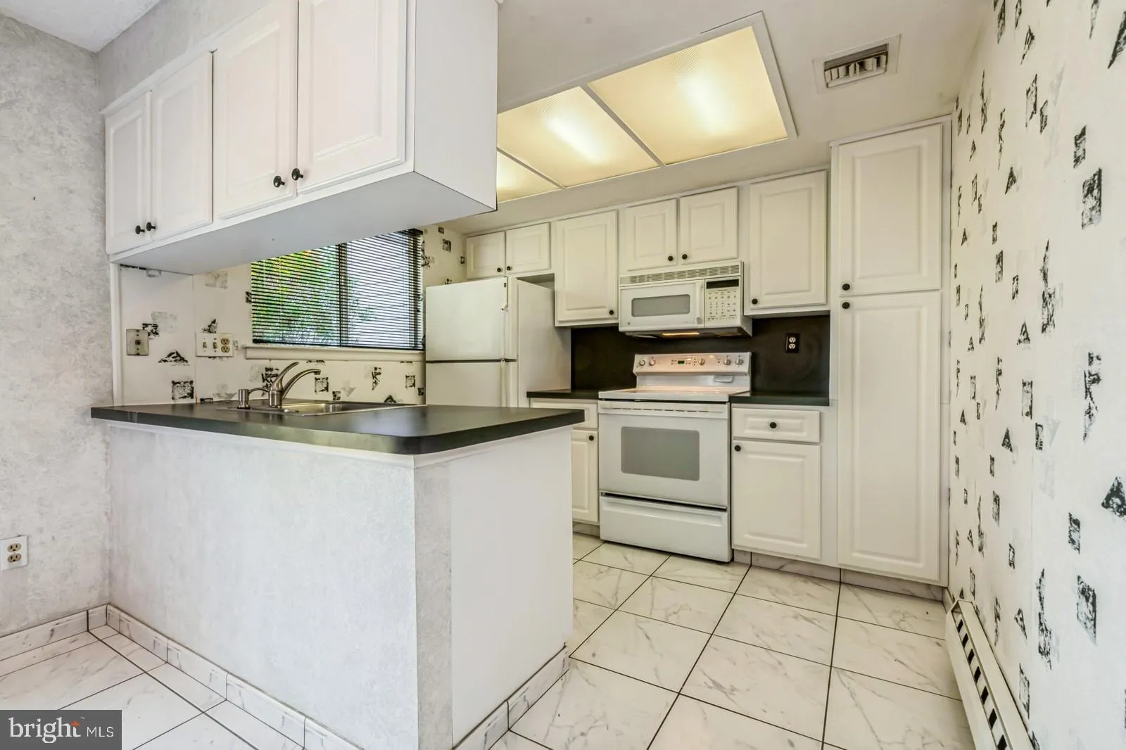 Monroe Township, New Jersey 08831, United States, 2 Bedrooms Bedrooms, ,2 BathroomsBathrooms,Residential,Pending,117282