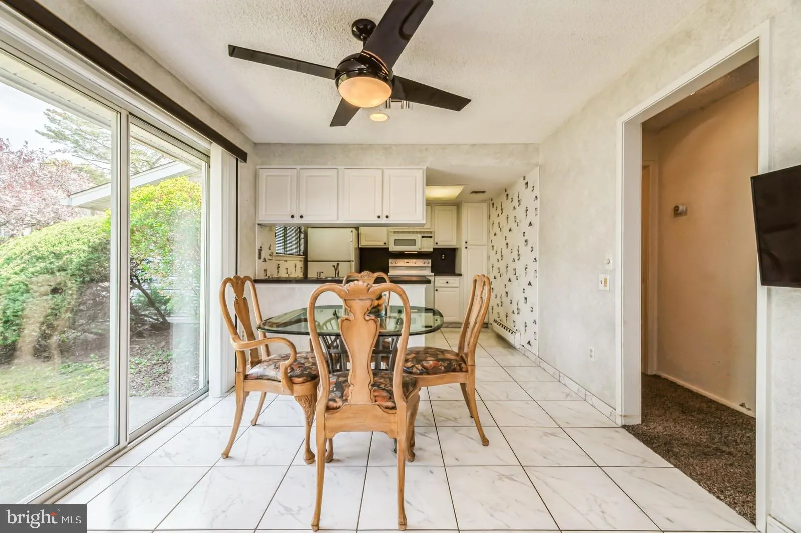 Monroe Township, New Jersey 08831, United States, 2 Bedrooms Bedrooms, ,2 BathroomsBathrooms,Residential,Pending,117282