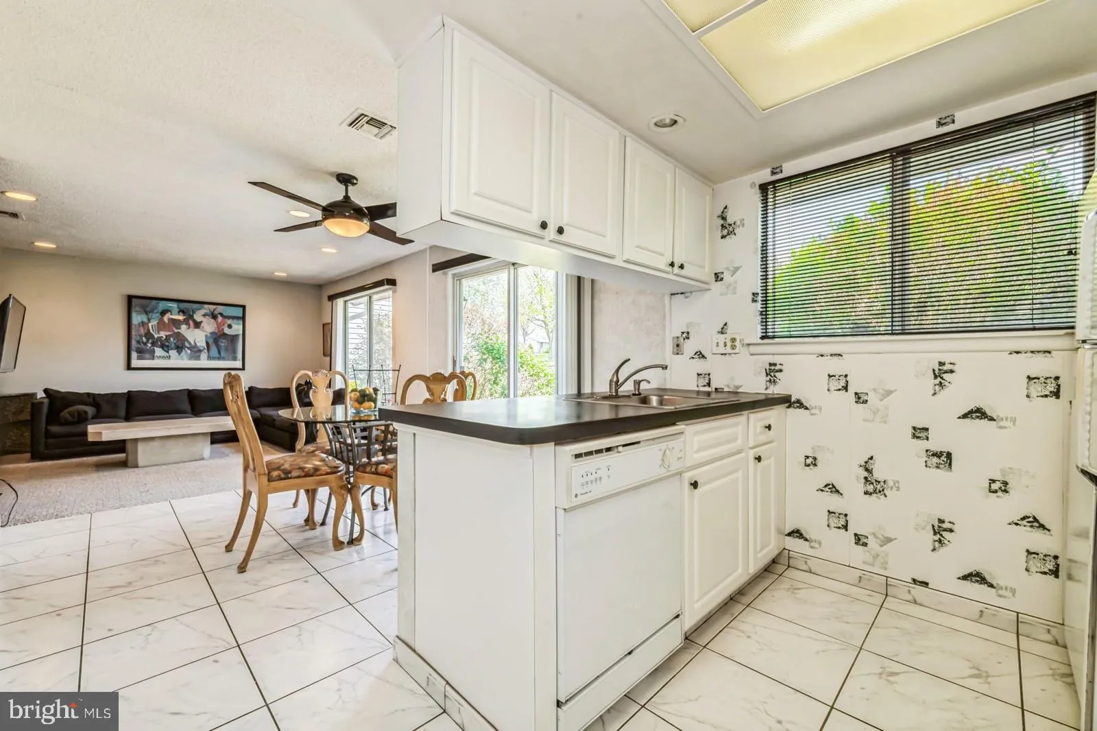 Monroe Township, New Jersey 08831, United States, 2 Bedrooms Bedrooms, ,2 BathroomsBathrooms,Residential,Pending,117282