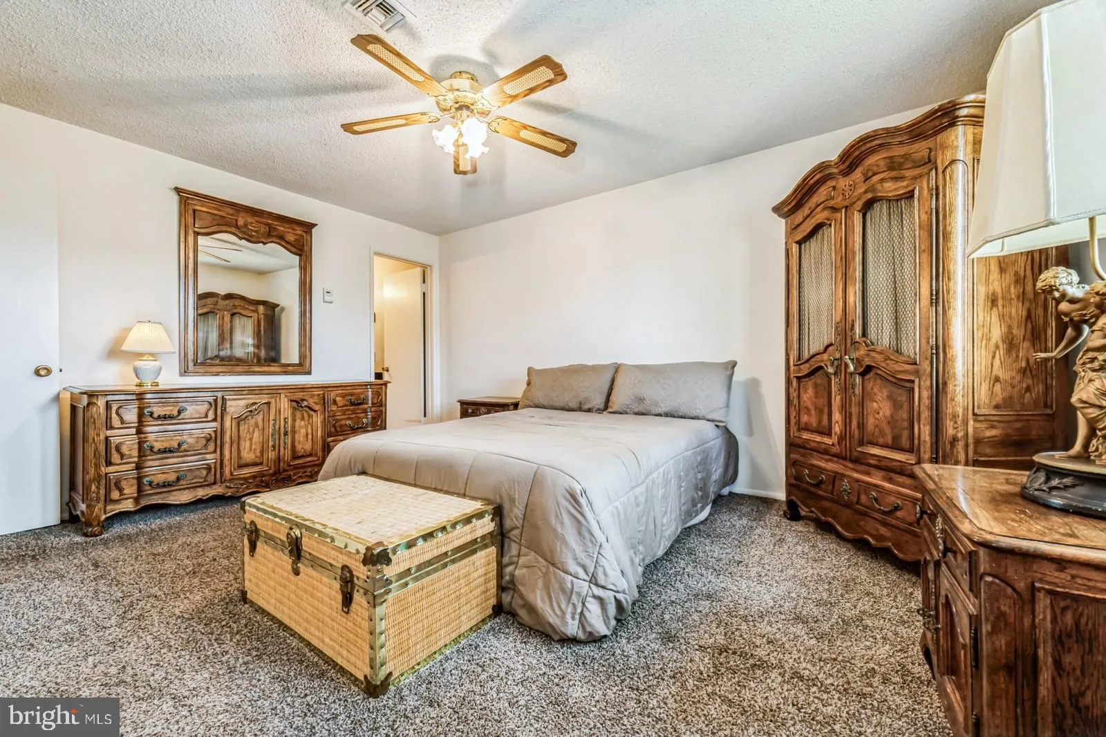 Monroe Township, New Jersey 08831, United States, 2 Bedrooms Bedrooms, ,2 BathroomsBathrooms,Residential,Pending,117282