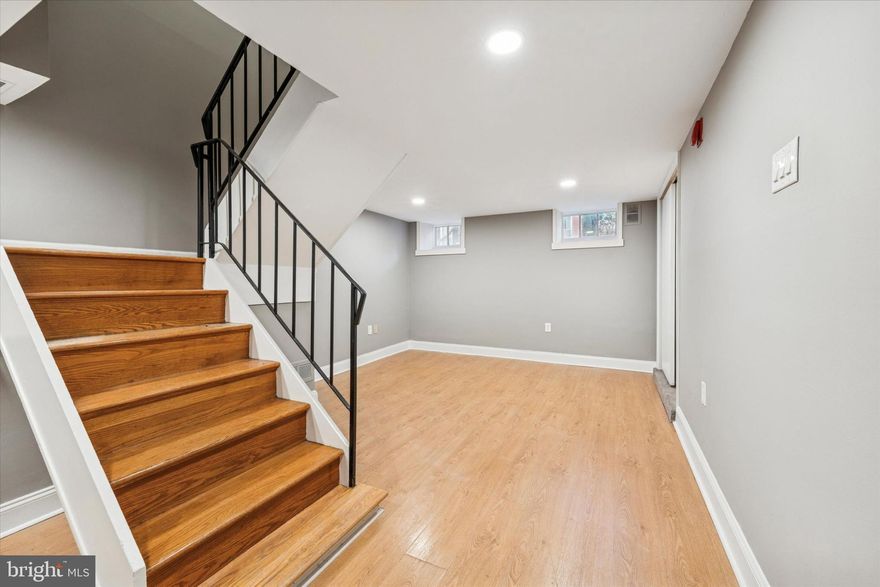 Now Leasing 2034 Mount Vernon in desirable Fairmount. This vibrant neighborhood offers tree-lined streets, local cafes, and easy access to the Art Museum, Kelly Drive, and Center City. Enjoy the perfect balance of charm, convenience, and community living. Step inside to find a spacious layout with modern finishes and plenty of natural light throughout. Whether you're relaxing at home or exploring the nearby parks and restaurants, this location offers the ideal mix of comfort and city energy. Light-filled bi-level home with sleek, contemporary finishes. Features a chef's kitchen with stainless steel appliances and generous counter space, a spacious bedroom with double-wide closets, and lofted storage. Enjoy in-unit laundry + central air/heat. This 1 bed 1 bath rental is available starting 2025-11-05. Do not miss your chance to rent this unit, schedule a viewing today! Tenant pays all utilities except: Trash . Lease Term: 12 Months.. Deposit Fees: 80 Application Fee + 2 Security Deposit + First Month Rent and First Month Charges. Pet Policy: Some Pets. Amenities: Listing photos may be example photos.