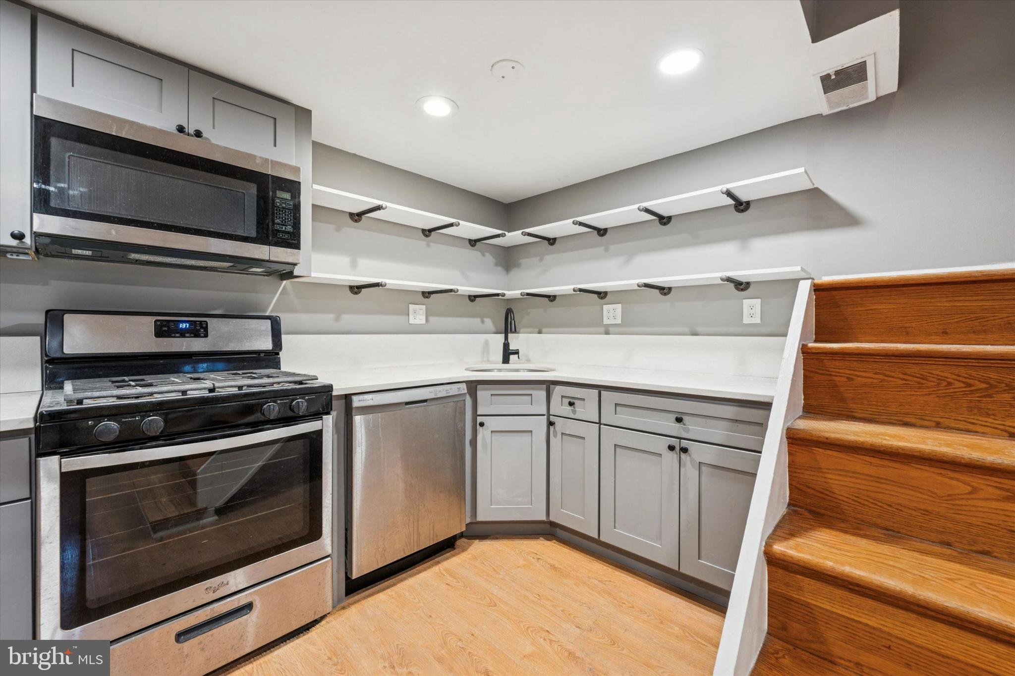 FAIRMOUNT - Residential Lease