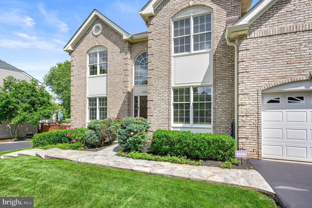Photo of 43623 London Way, ASHBURN, VA 20147 (MLS # VALO2095046)