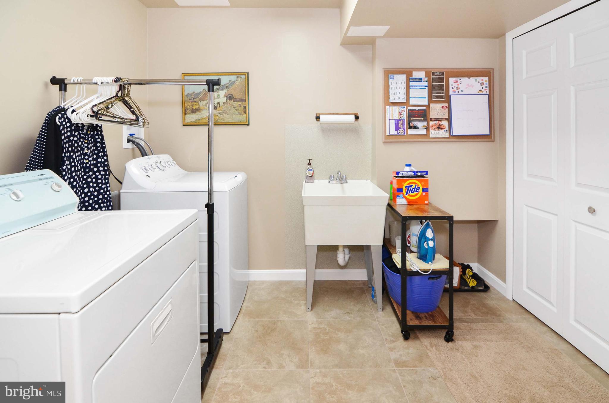 BEACHWOOD ESTATES - Residential