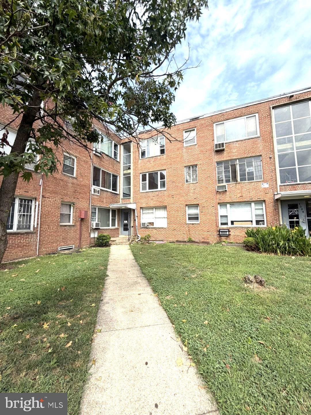 4002 E E ST STREET SE 205