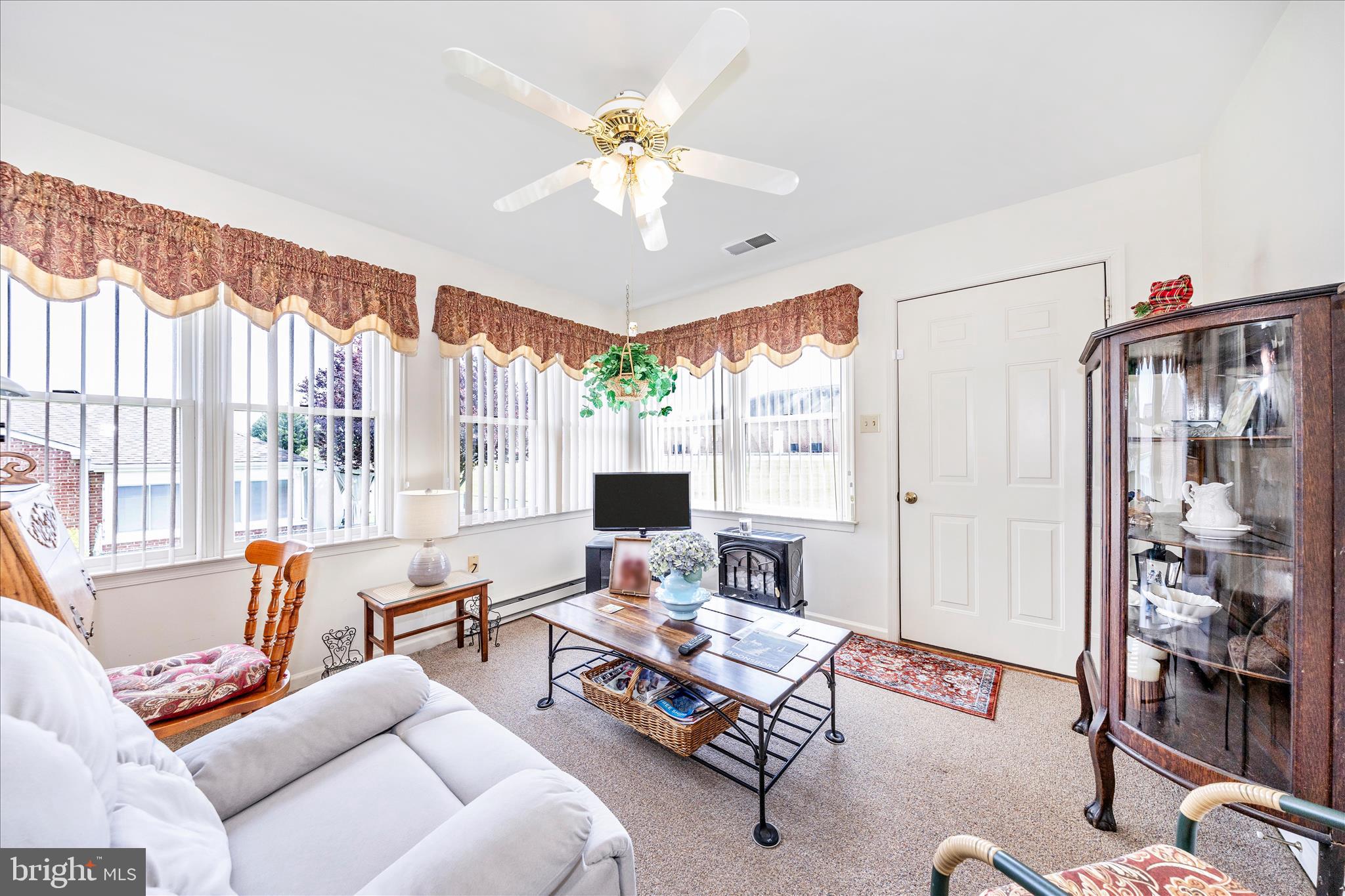 SOUTH POINTE - Residential
