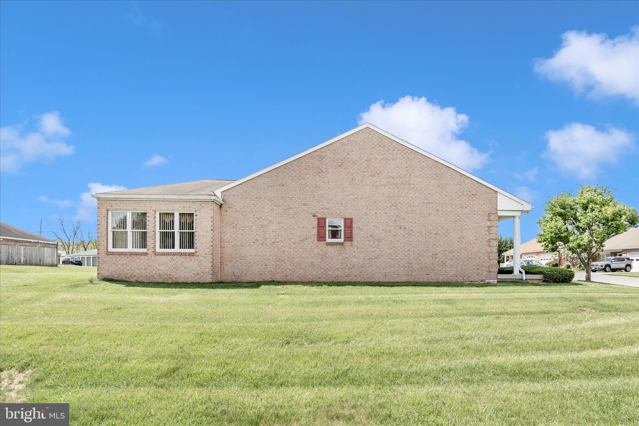 SOUTH POINTE - Residential